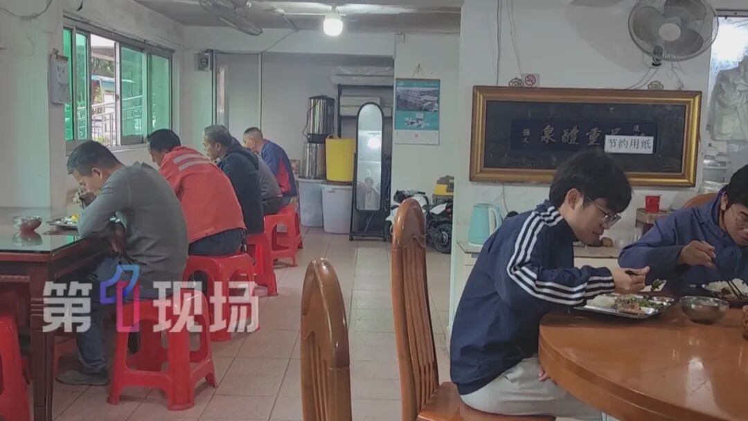 10元管饱!卖了十年!深圳这家夫妻饭堂温暖无数打工胃 10元管饱!卖了十年!深圳这家夫妻饭堂温暖无数打工胃
