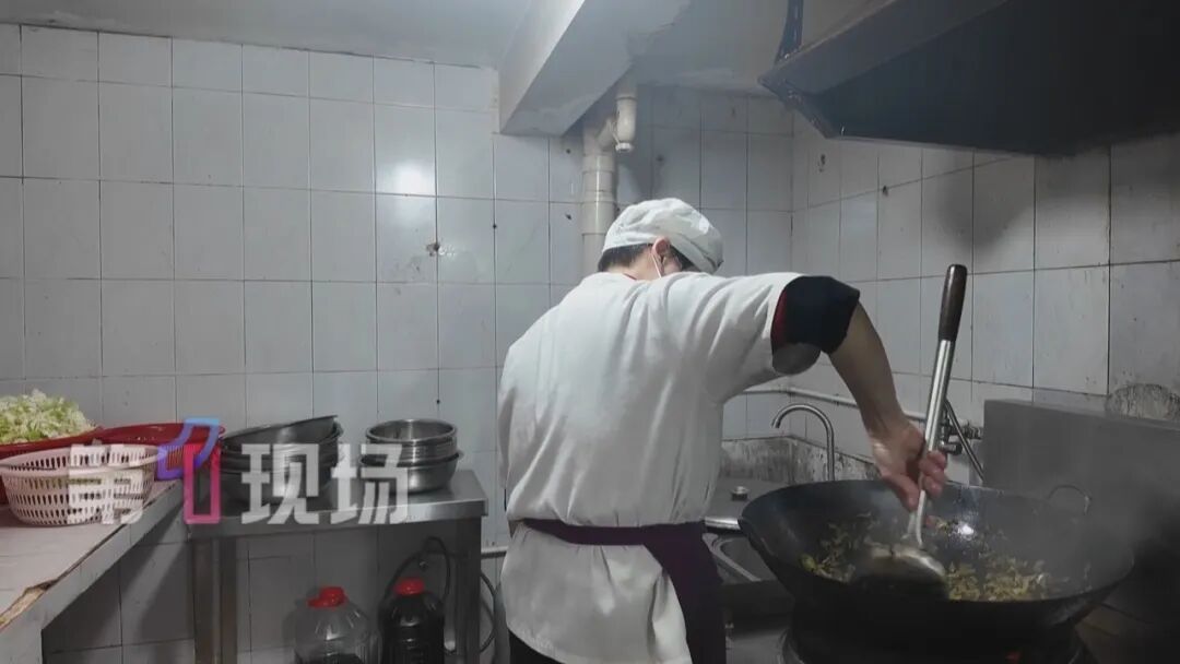 10元管饱!卖了十年!深圳这家夫妻饭堂温暖无数打工胃 10元管饱!卖了十年!深圳这家夫妻饭堂温暖无数打工胃