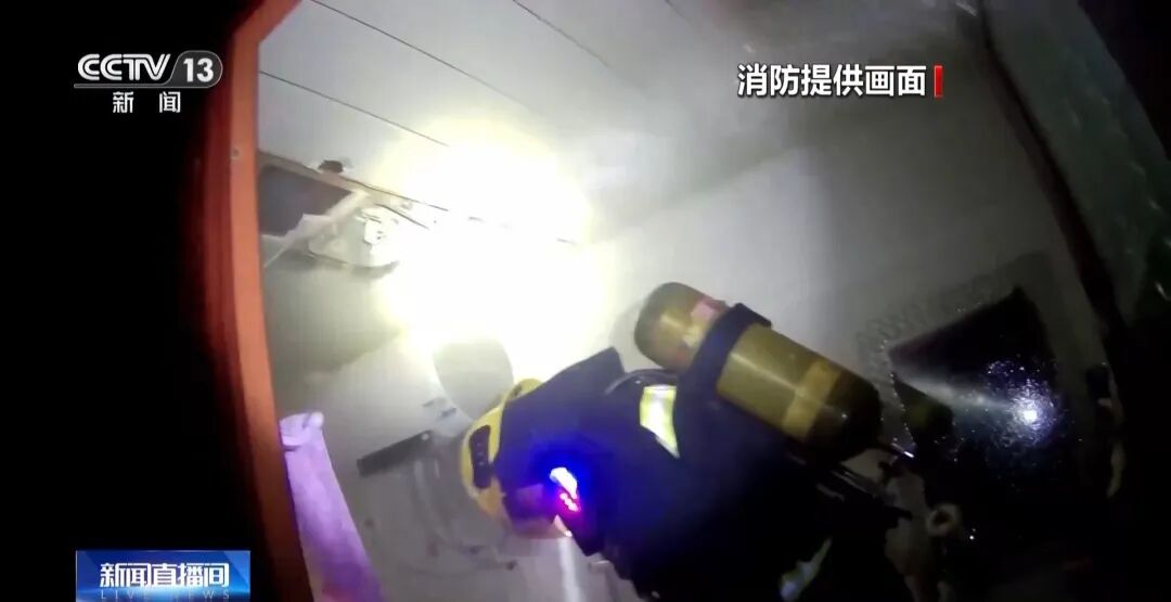 终生弱视！6个月大婴儿连续多日洗澡时直视浴霸灯光，右眼视网膜被灼伤，紧急提醒→