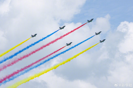 查收！中国战机帅气溢出屏幕