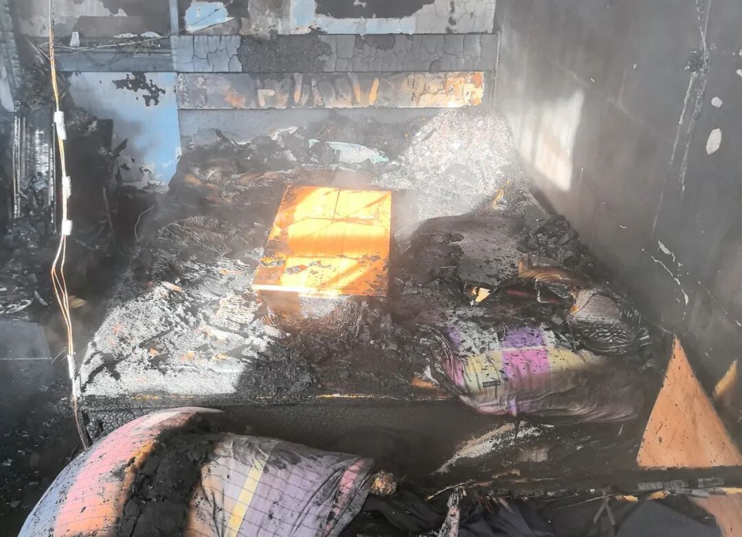 着急外出的他家烧了 大兴消防提示您外出切记“人走断电”