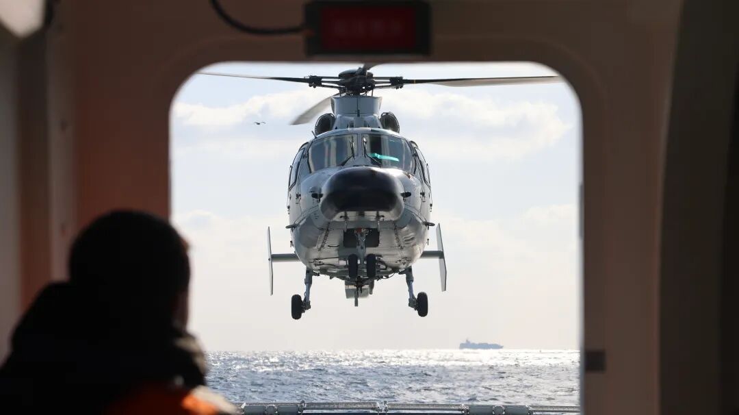 人民海军又添一员“猛将”! 人民海军又添一员“猛将”!