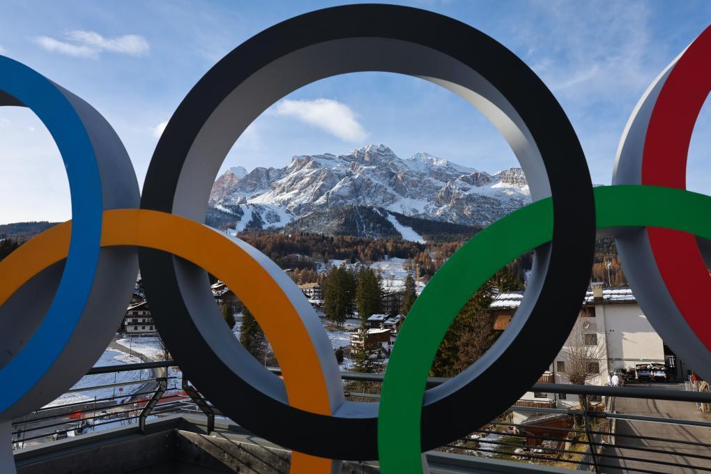 这份冬奥会开幕式旗手名单里，藏着中国冰雪来时路