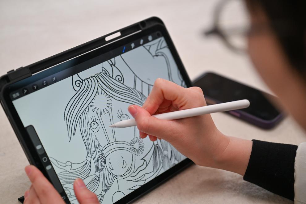 新春走基层丨年画绘新意 马年展新姿 新春走基层丨年画绘新意 马年展新姿