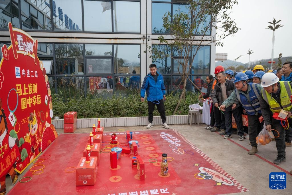新春走基层丨重庆：一线工地年味浓
