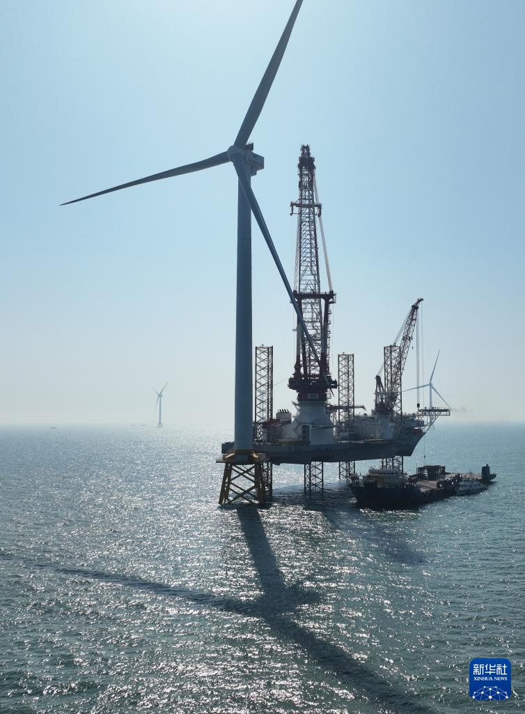 20兆瓦海上风电机组在闽南海域成功并网发电