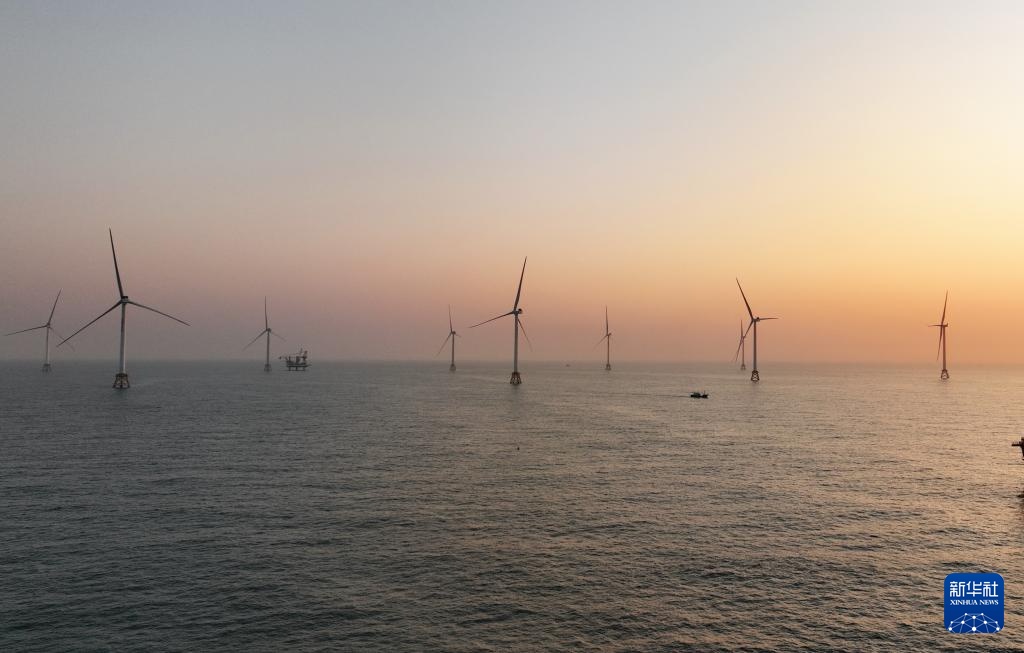 20兆瓦海上风电机组在闽南海域成功并网发电