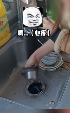 当场断裂！这个新年“战甲”，可能杀伤力满满→