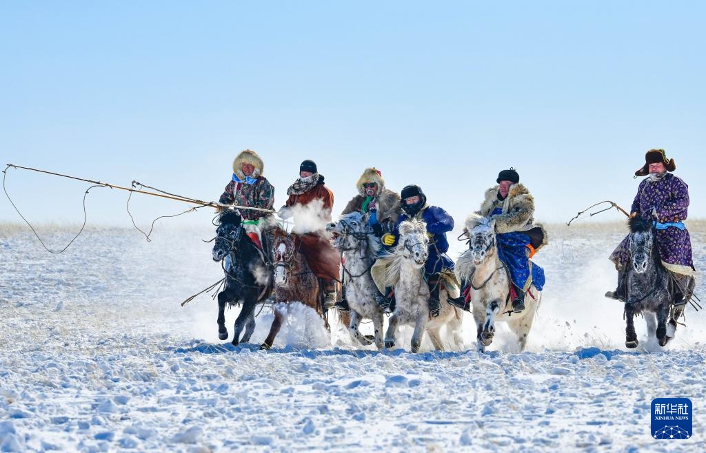 策马踏雪迎新春 策马踏雪迎新春