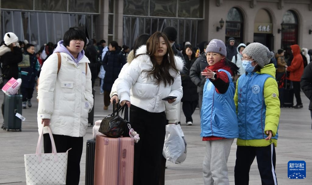 新春走基层丨老少志愿者 &nbsp;温暖回家路