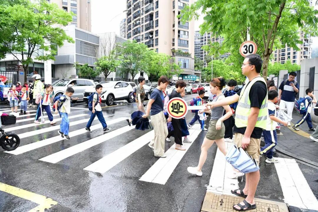 “50元一次，解决苦恼！”一位妈妈急找“临时演员”：我家真的没办法……