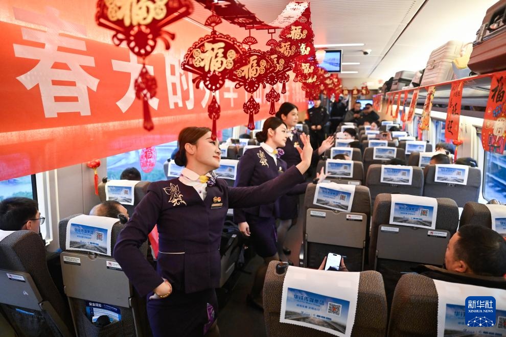 车厢里的新春年味 车厢里的新春年味