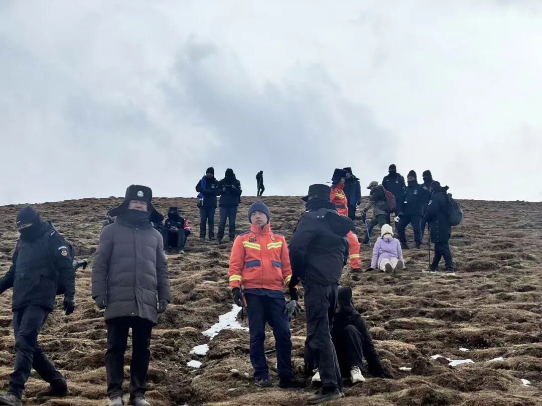 5名驴友迷路，海东临夏两地公安紧急救援……