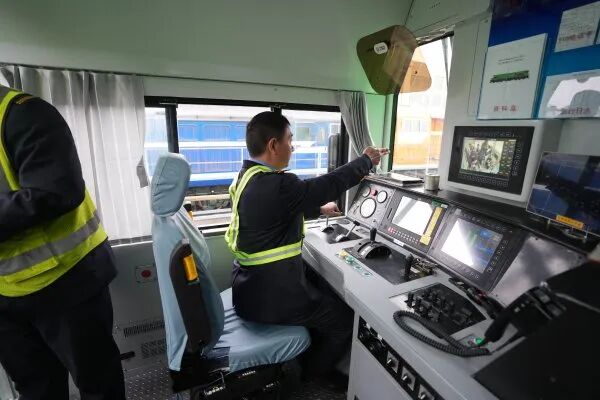 “油电混动”火车来了，武昌站、汉阳站春运就能用上