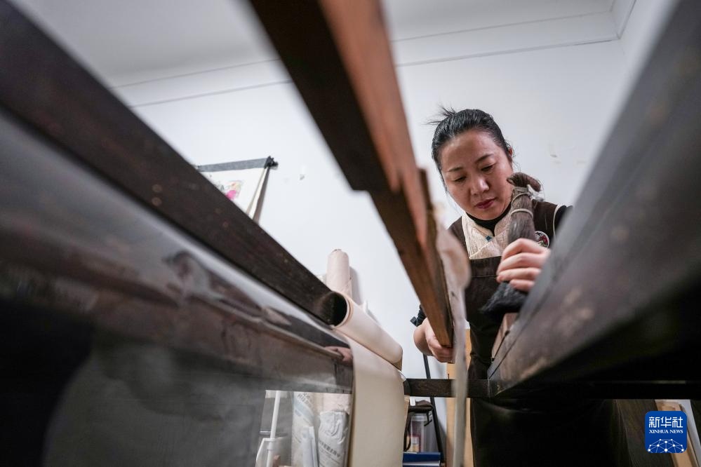 新春走基层丨桃花坞木版年画绘出非遗年味