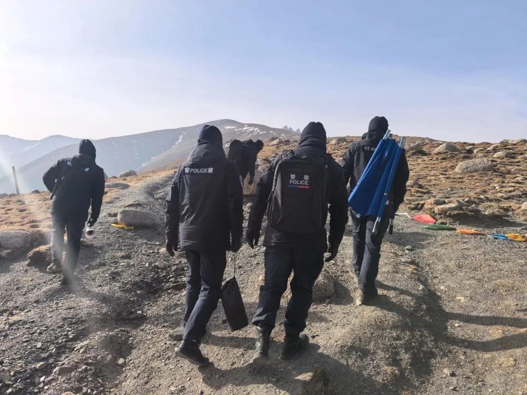 5名驴友迷路，海东临夏两地公安紧急救援……