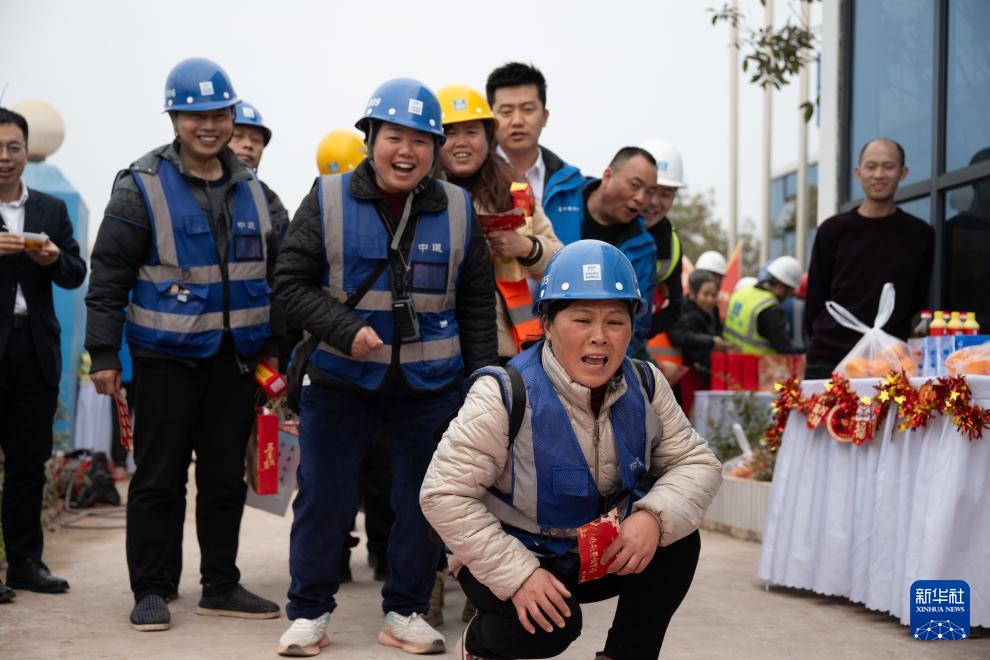 新春走基层丨重庆：一线工地年味浓