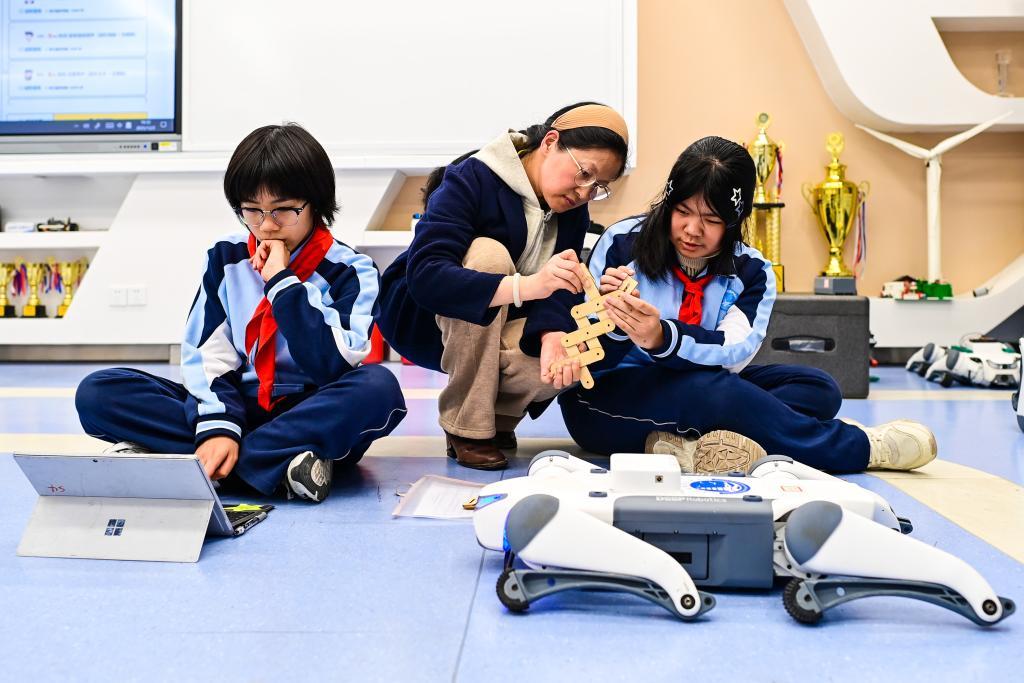 教什么？怎么教？“人工智能+教育”系统推进