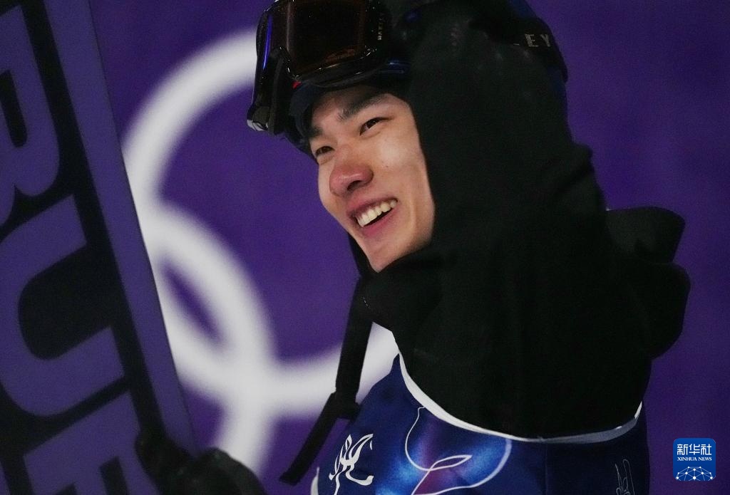 冬奥会单板滑雪——苏翊鸣晋级男子大跳台决赛