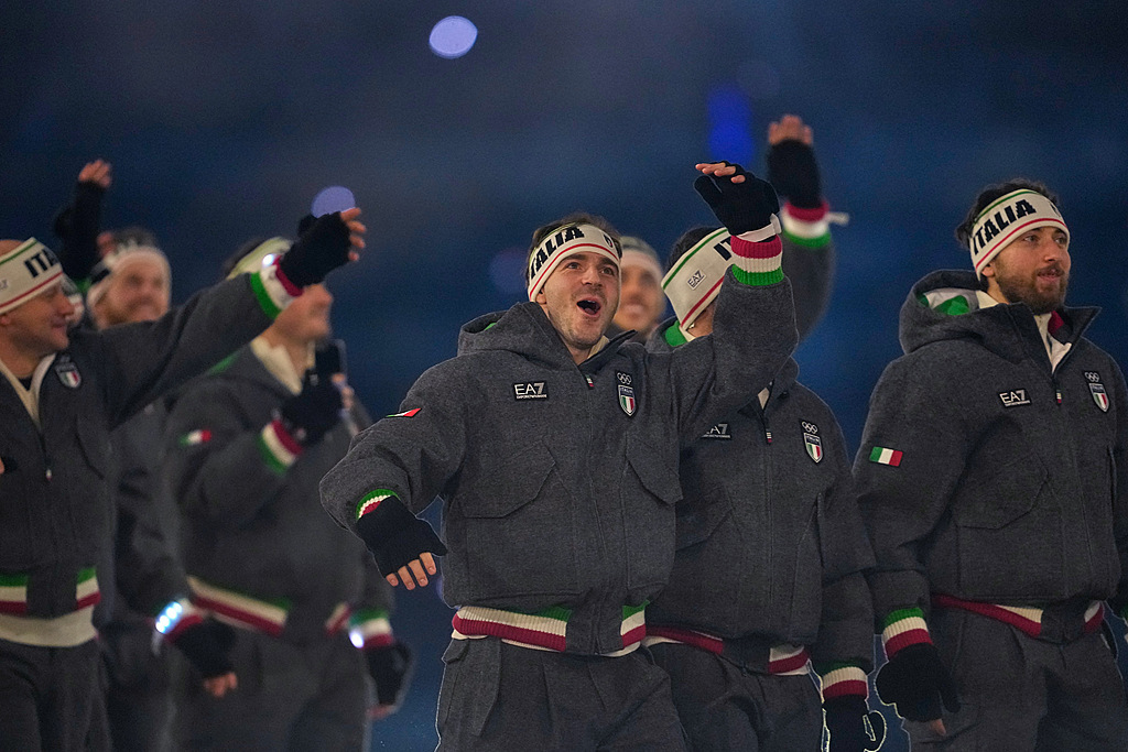 各国运动员怀揣梦想入场，米兰冬奥会开幕式太好看了