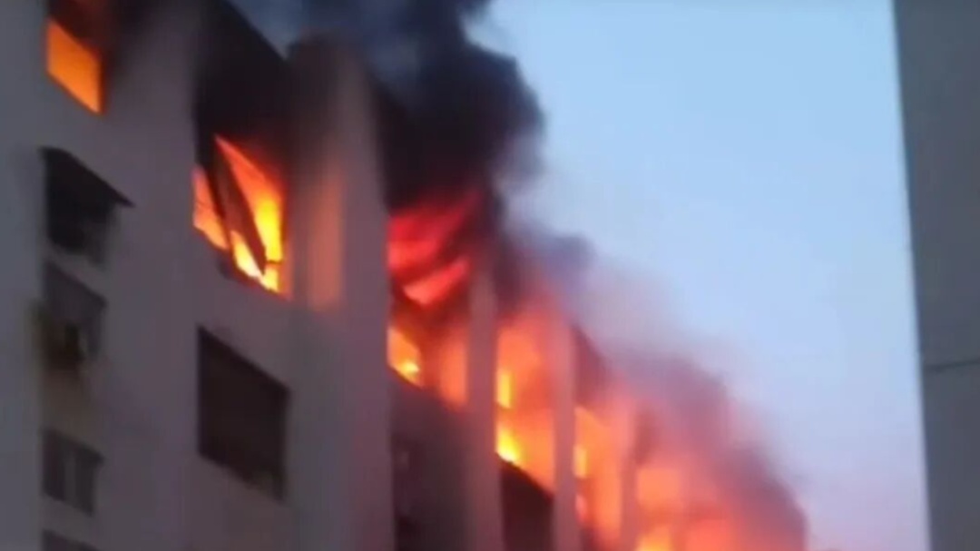 仅30秒浓烟“封锁”车间!员工18分钟用尽26具灭火器 仅30秒浓烟“封锁”车间!员工18分钟用尽26具灭火器