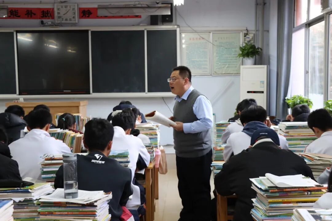 追记那位坚持每周给学生写信的校长…… 追记那位坚持每周给学生写信的校长……