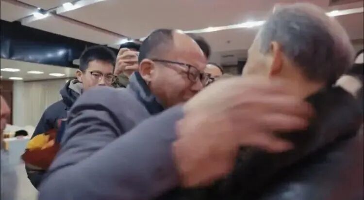 西安警方：嫌疑人张某某潜逃40年被抓获！两起跨年代拐卖案件侦破