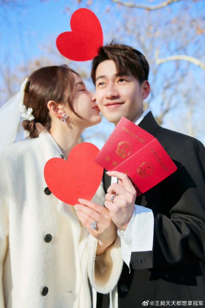 国羽王昶与国乒钱天一，官宣领证结婚！