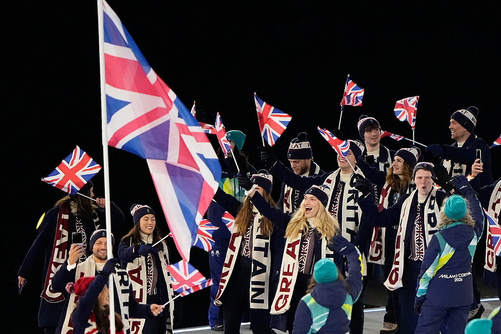 各国运动员怀揣梦想入场，米兰冬奥会开幕式太好看了