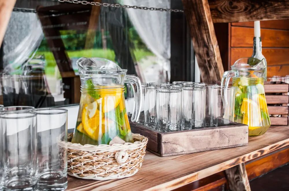 为什么很多餐馆都在提供免费柠檬水啊? 为什么很多餐馆都在提供免费柠檬水啊?