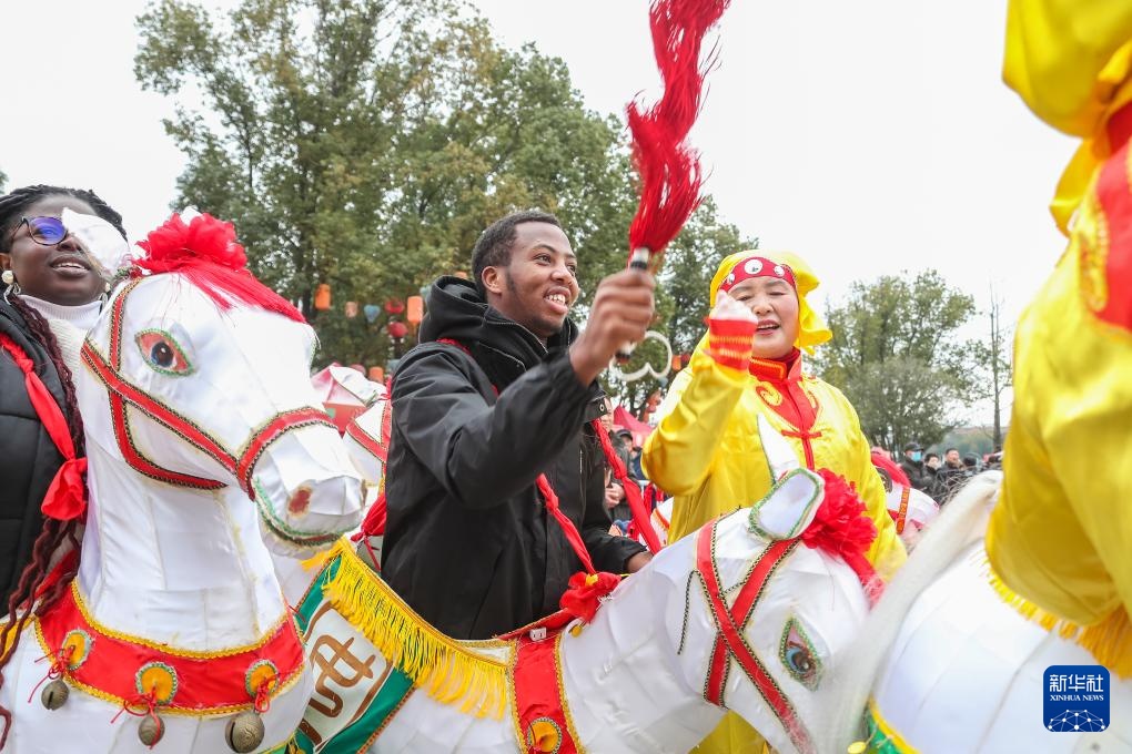 江苏句容：民俗表演迎新春