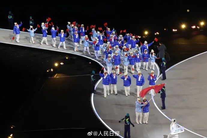 米兰冬奥开幕,吉林姑娘张楚桐擎旗入场超燃 米兰冬奥开幕,吉林姑娘张楚桐擎旗入场超燃