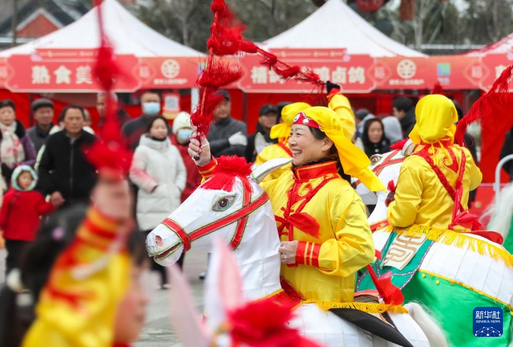江苏句容：民俗表演迎新春