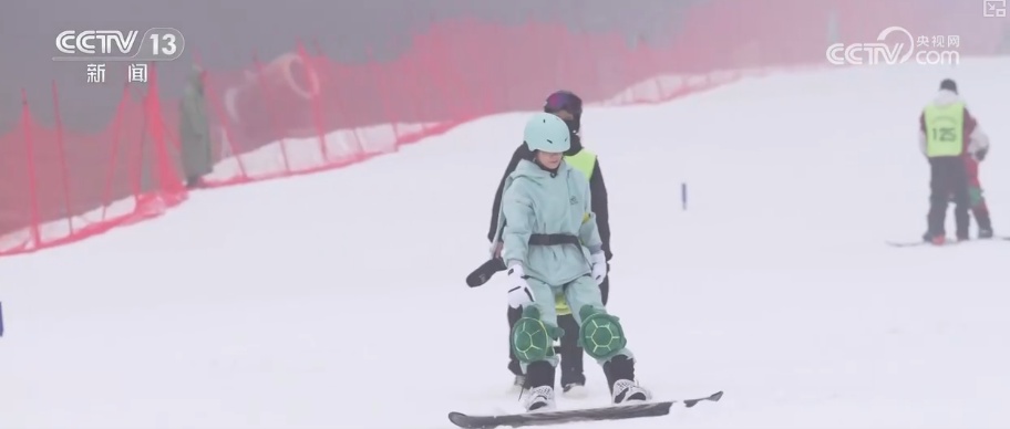 “冷”冰雪热力四射 南方冰雪旅游从基础体验向专业运动升级 “冷”冰雪热力四射 南方冰雪旅游从基础体验向专业运动升级