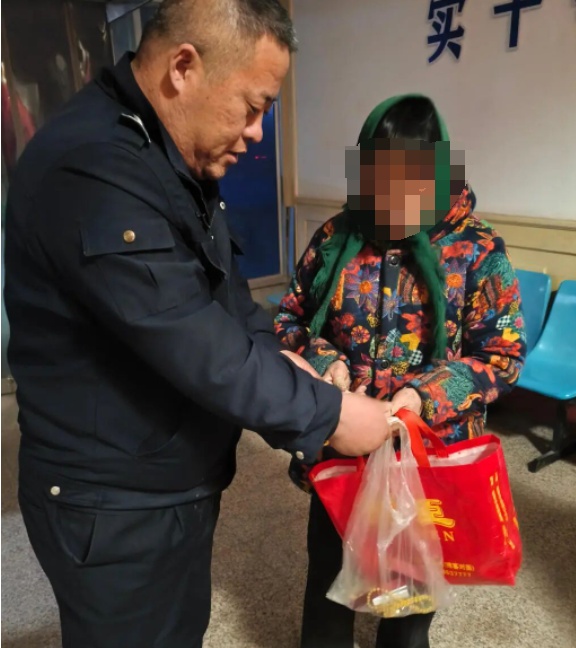 男子大扫除把旧冰箱卖了,结果悔惨:我把家底卖了… 男子大扫除把旧冰箱卖了,结果悔惨:我把家底卖了…