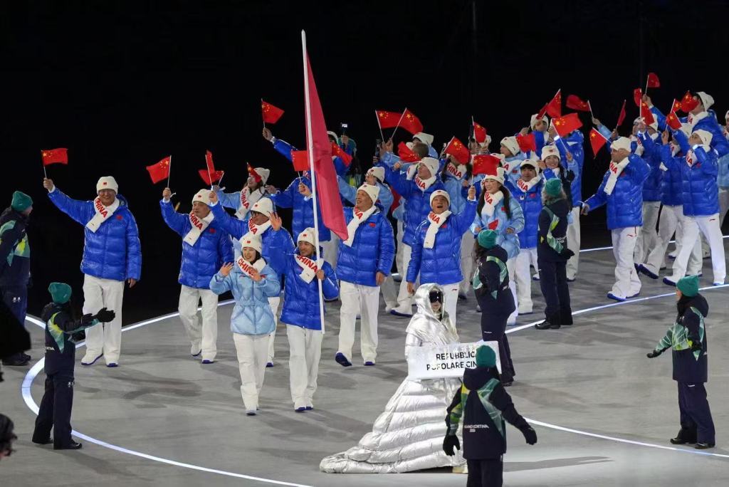 各国运动员怀揣梦想入场，米兰冬奥会开幕式太好看了