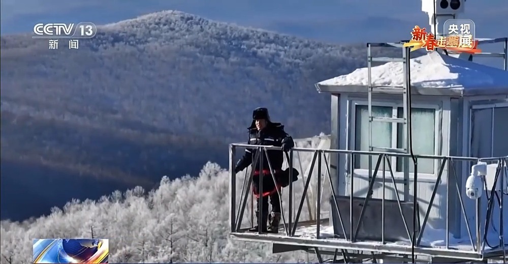 新春走基层丨一个人的林海雪原 他踏上这条风雪巡线路快14年了 新春走基层丨一个人的林海雪原 他踏上这条风雪巡线路快14年了