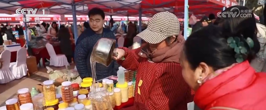 赶大集、备年货、赏民俗 传统年味别样浓 百姓沉浸式感受年俗魅力
