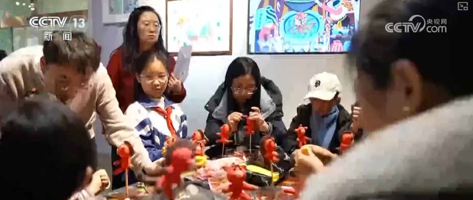 从指尖到舌尖 从静态到动态 非遗盛宴为春节增添浓浓文化味