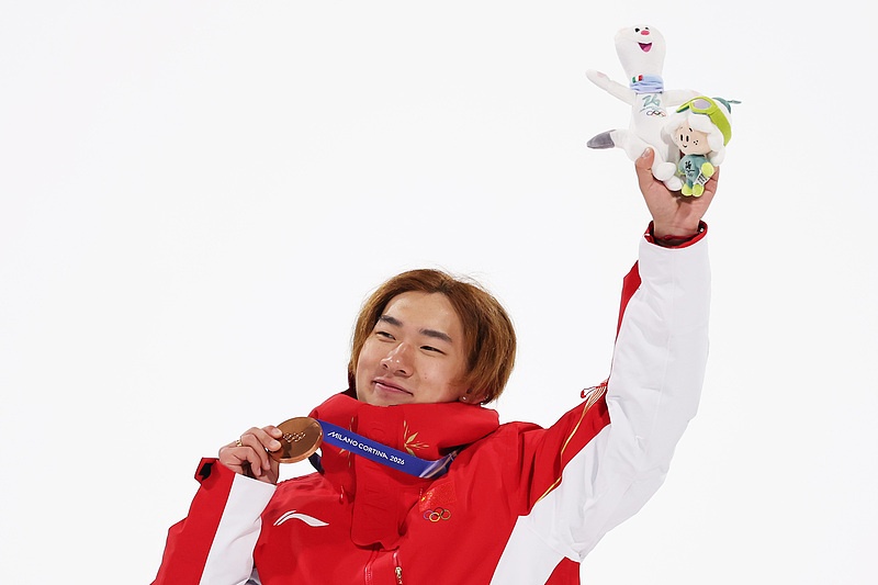 尝遍甜酸苦辣，拿下米兰冬奥中国首块奖牌，苏翊鸣哭了：这四年我付出了自己的全部