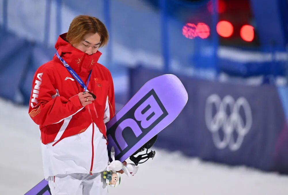 苏翊鸣夺得中国队首枚奖牌：褪掉光环，重新成为挑战者