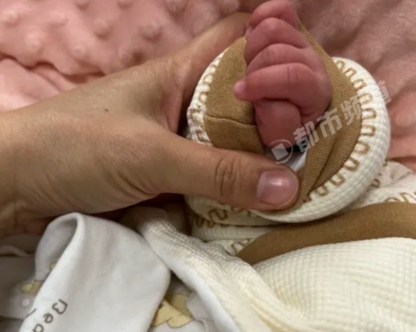 老人用筷子沾酒给5月龄宝宝尝，致其近乎肝衰竭！医生紧急提醒