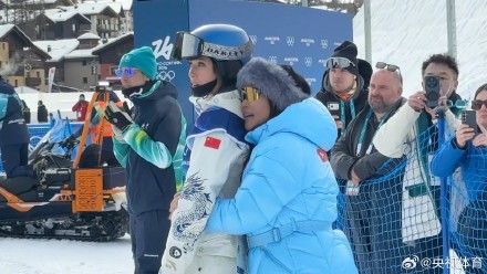 谷爱凌第一跳后哭了