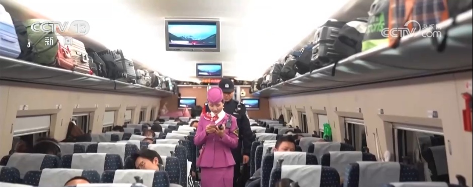 多地加开“夕发朝至”高铁缓解运输压力 精细化服务让春运之路暖意融融 多地加开“夕发朝至”高铁缓解运输压力 精细化服务让春运之路暖意融融