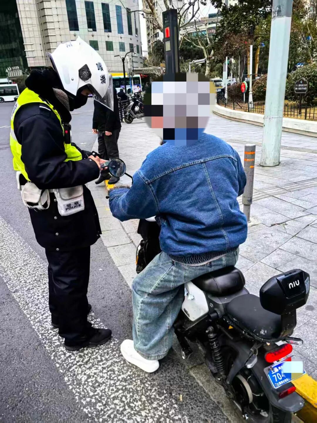 酒后骑车也违法，上海已有多人被罚！有醉骑者身亡，有醉骑者追尾负主责……