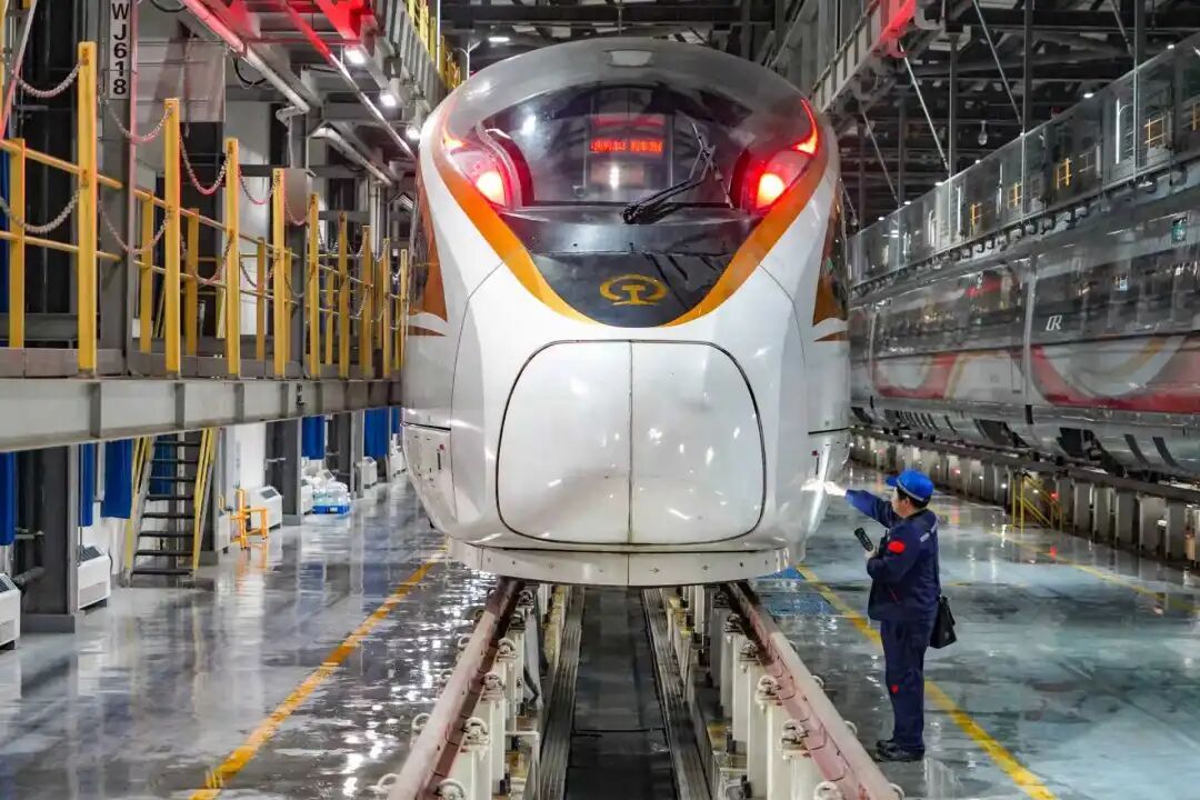 夜间高铁来了！郑州铁路加开57列“红眼高铁”→