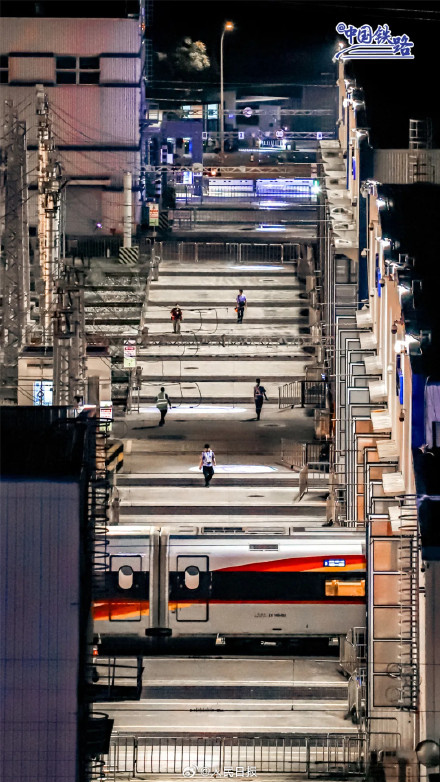 动车组终点站有科幻片那味儿了