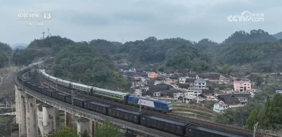 串联百余个少数民族村寨 “幸福慢车”满载“烟火气”跑出乡村振兴新活力