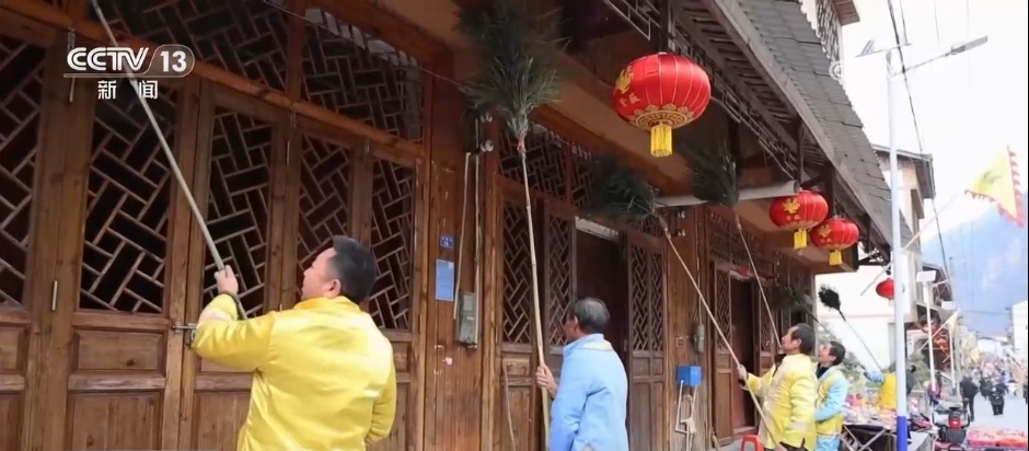 年货大集开市打造“逛买玩赏食”新体验 特色年俗活动点燃文旅消费热潮