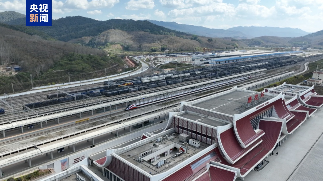 同比增长超三成 中老铁路迎来外国人入境春节游高峰